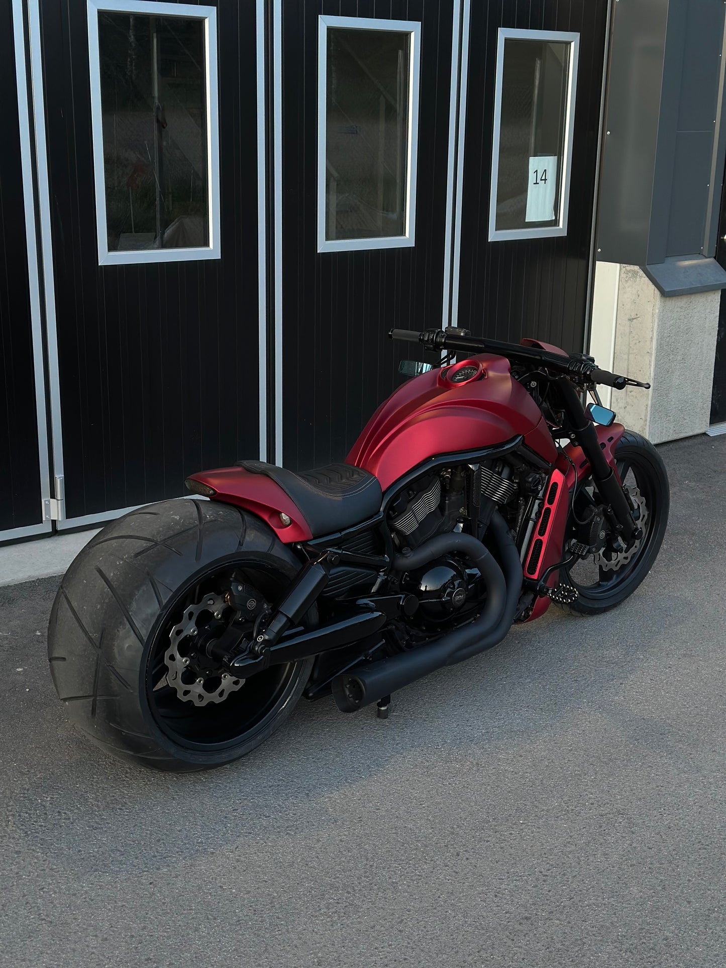 Harley Davidson Nightrod Special Custom R.E.D400
