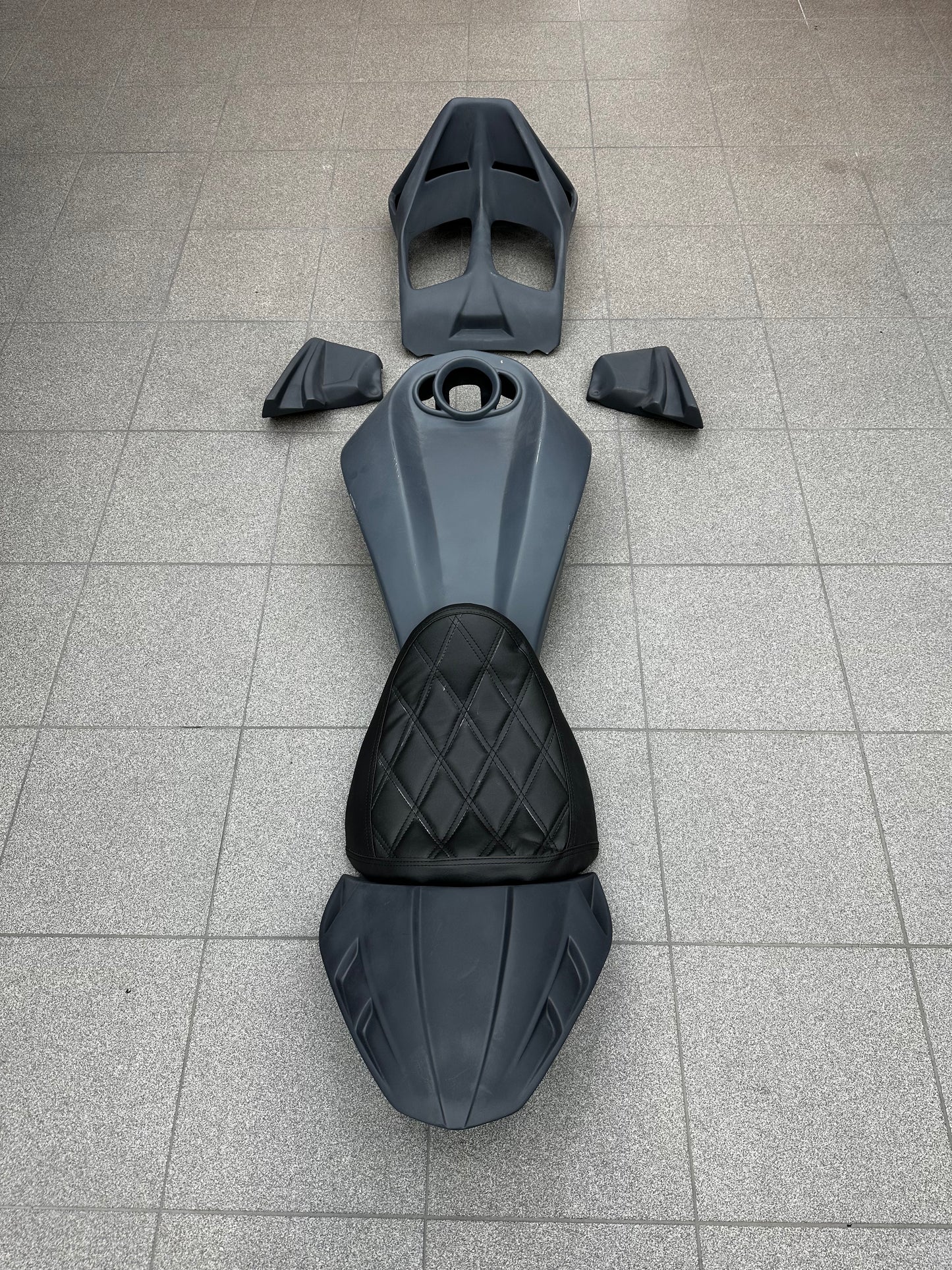 Solo rear fender & seat