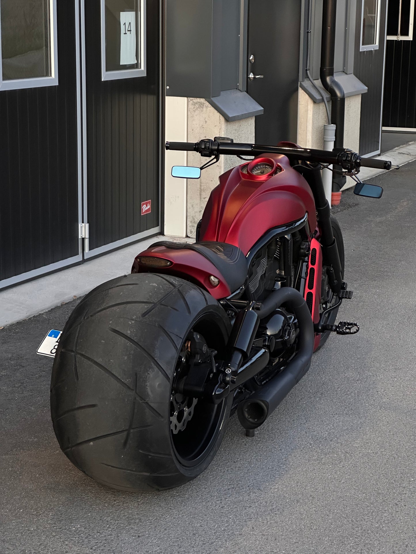 Harley Davidson Nightrod Special  Custom R.E.D400